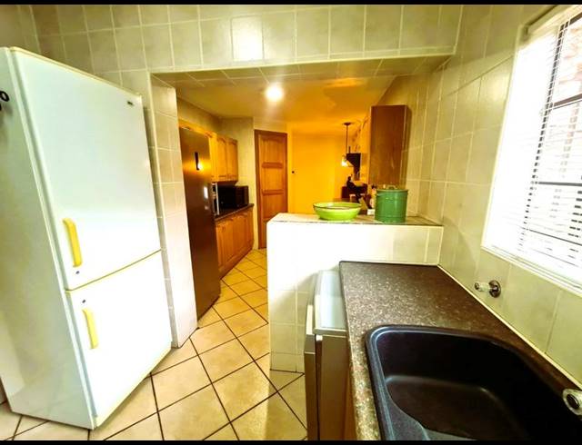 6 BEDROOM HOUSE FOR SALE IN HIGHVELD